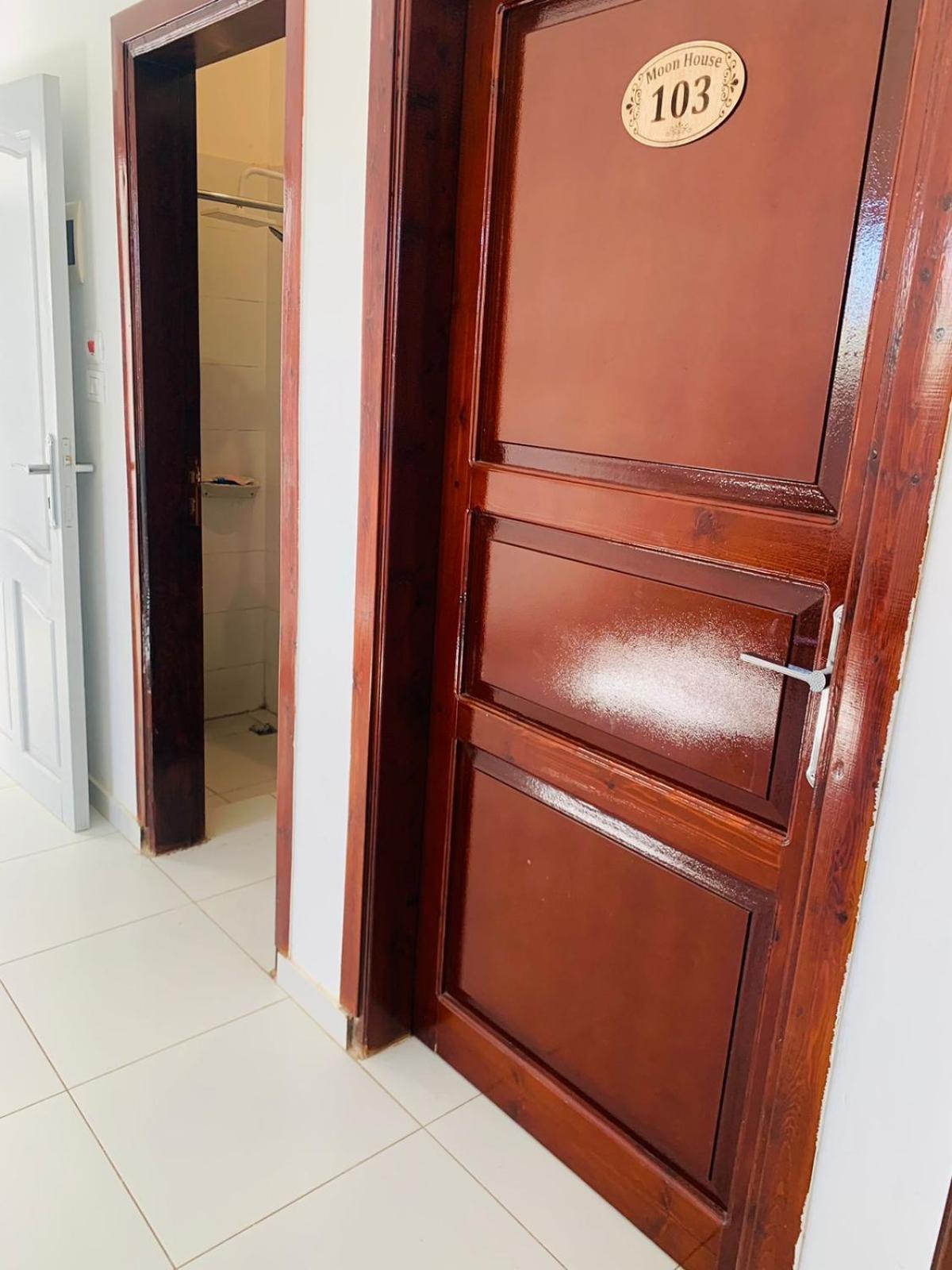 Moon House Of Luxor Apartman Kültér fotó