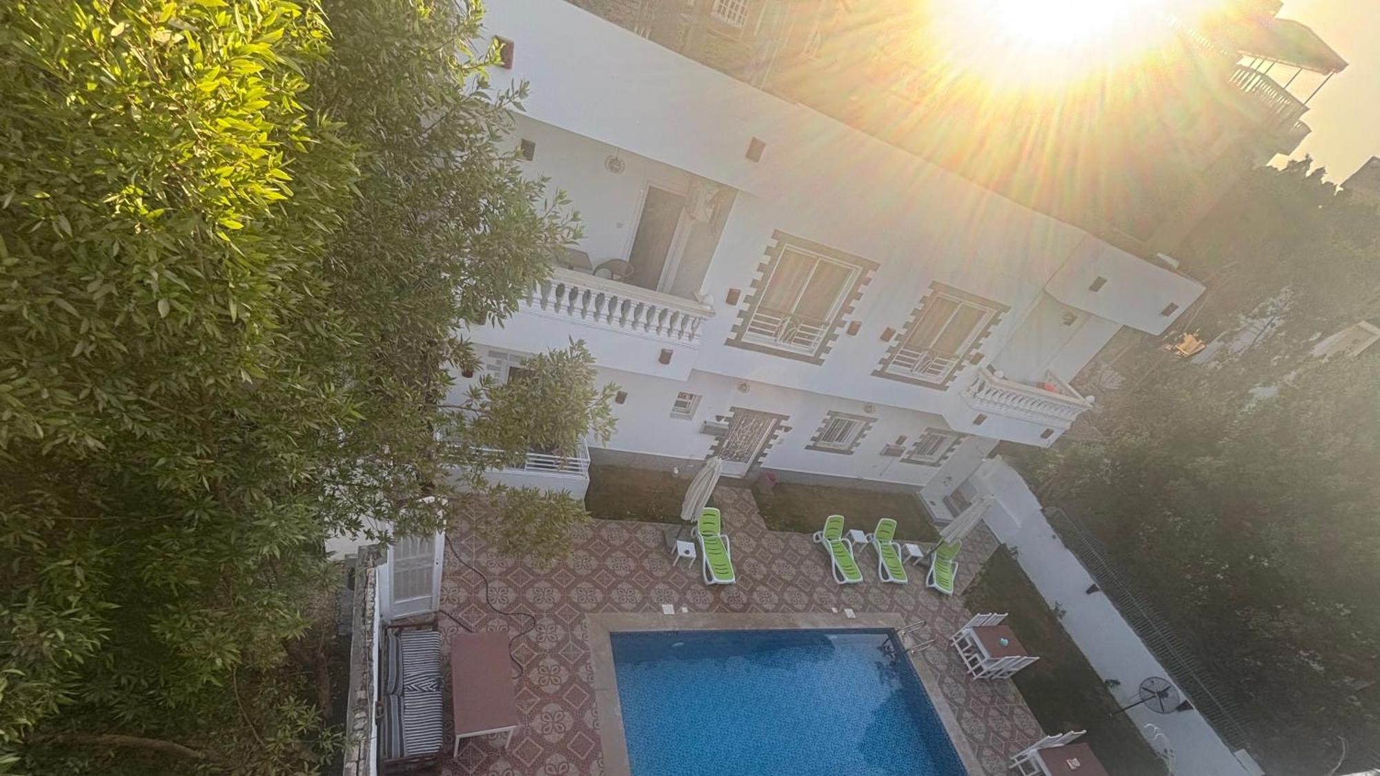 Moon House Of Luxor Apartman Kültér fotó